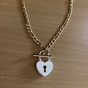 NWT Gold Heart Lock Chain Necklace